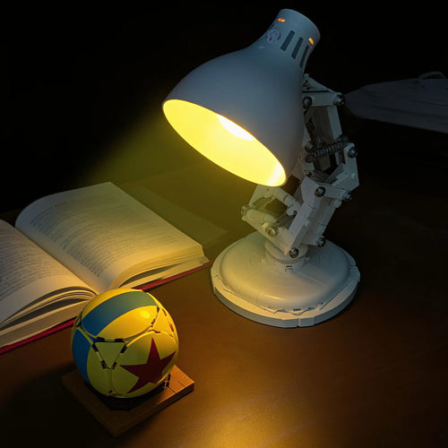 Lampara con Pelota de Pixar